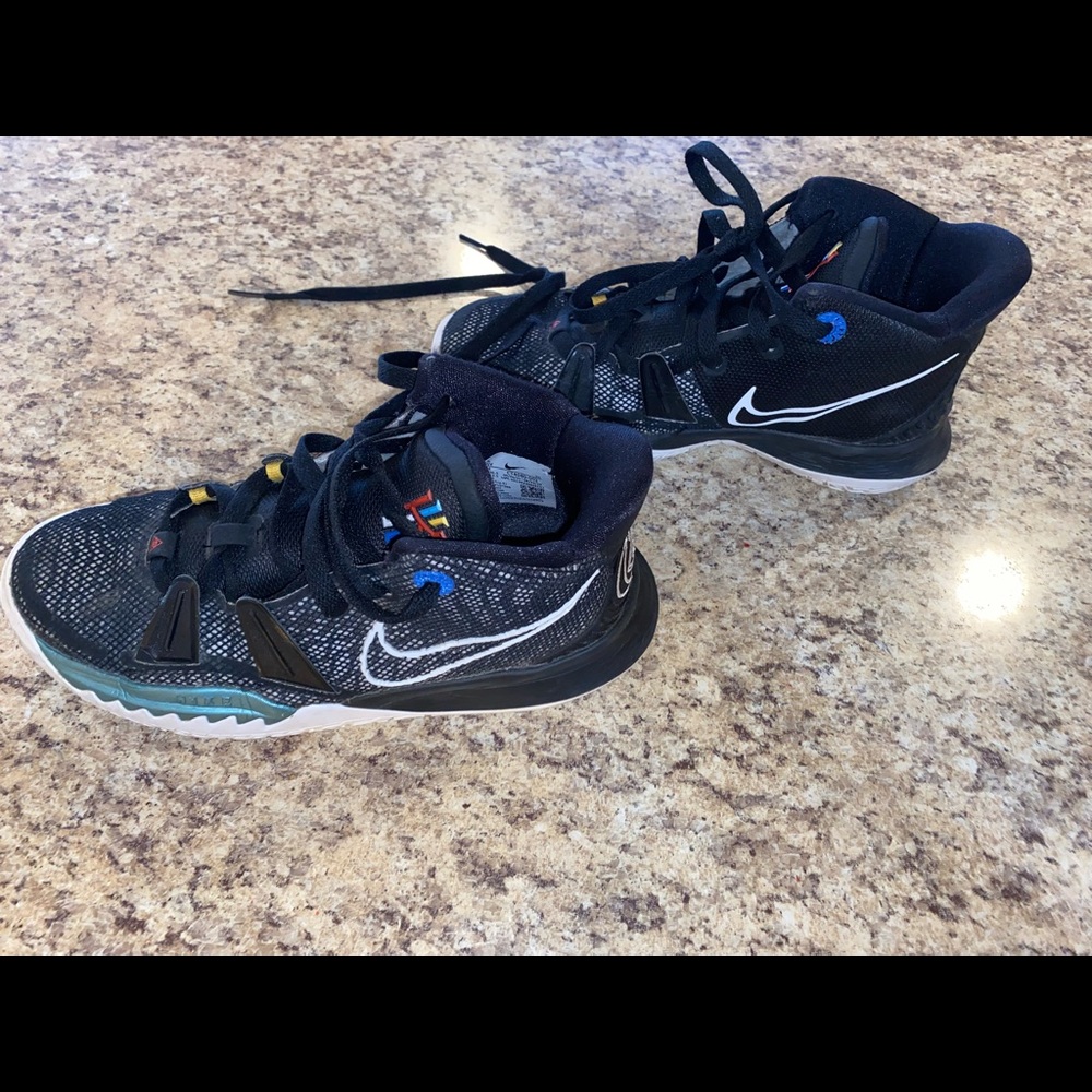 Nike Kyrie 7